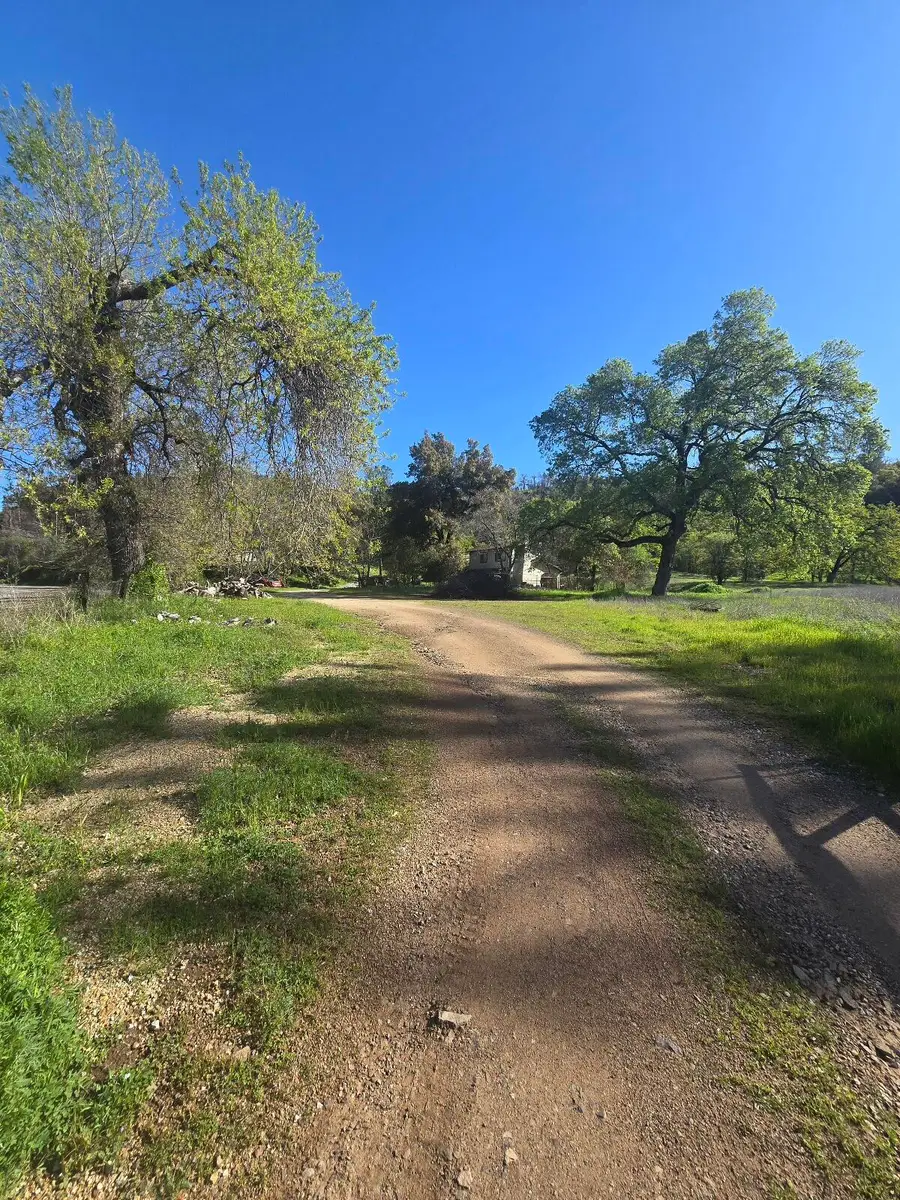 15027 Bear Mountain Road, Redding, CA 96003 - Image #2