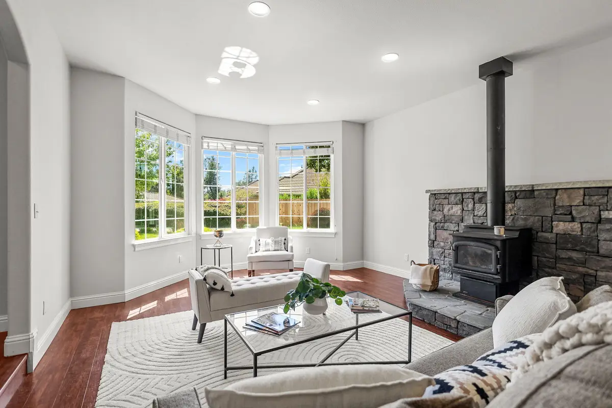 20340 Greenview Drive, Redding, CA 96002 - Image #1