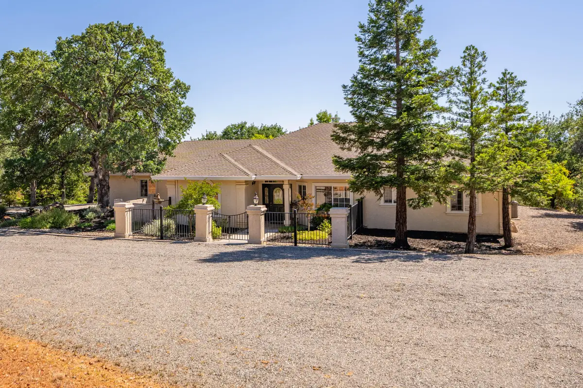 14235 Noble Oaks Drive, Red Bluff, CA 96080 - Image #1