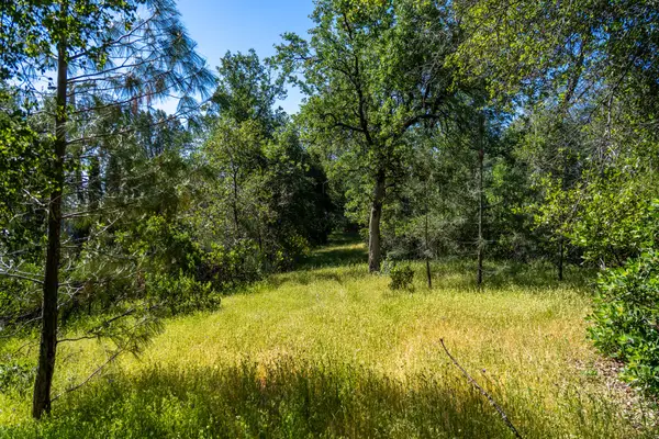 3280 Cowgill Lane, Redding, CA 96003