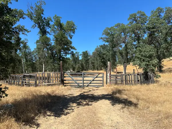 4645 Two Feathers Road, Cottonwood, CA 96022