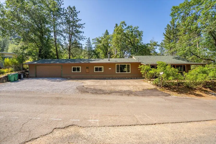 19742 Shasta Drive, Lakehead, CA 96051 - Image #2