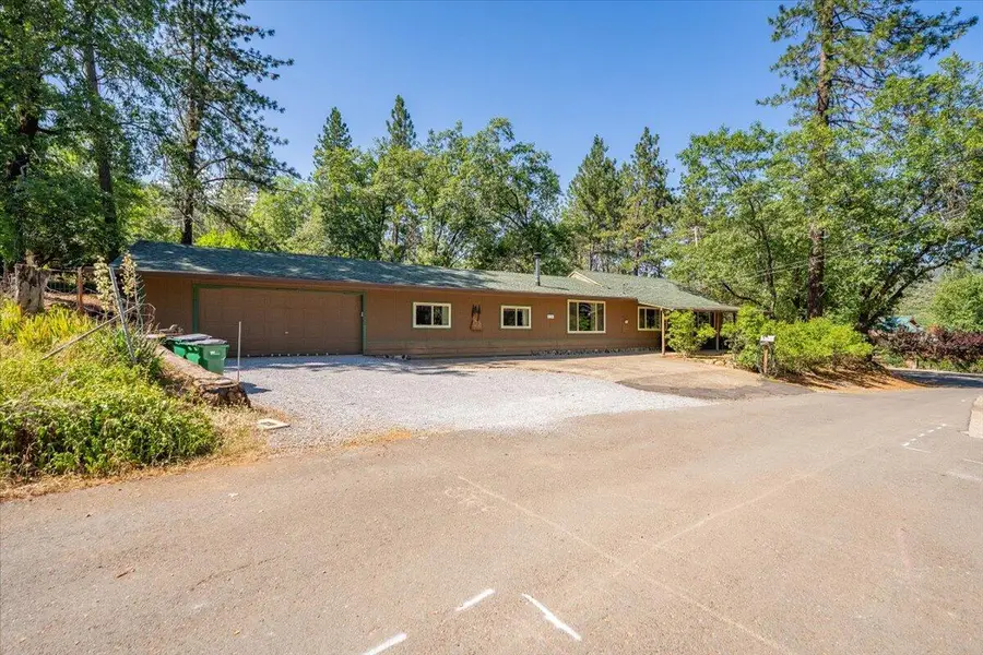 19742 Shasta Drive, Lakehead, CA 96051 - Image #3