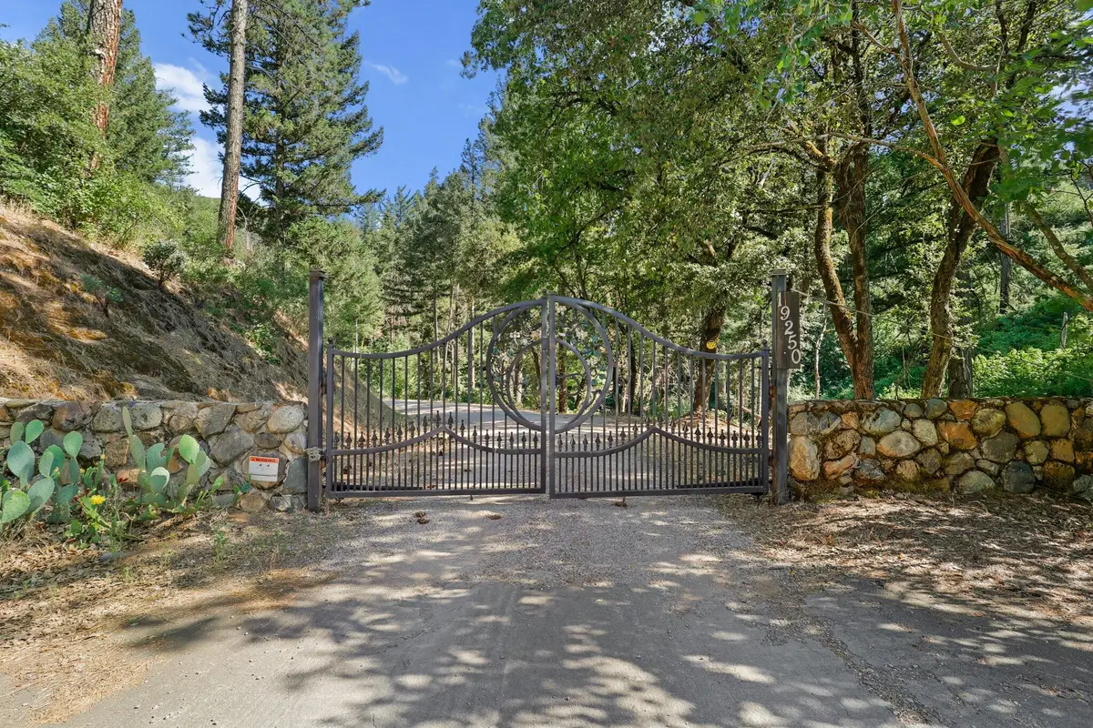 19250 Coal Creek Road, Lakehead, CA 96051 - Image #1