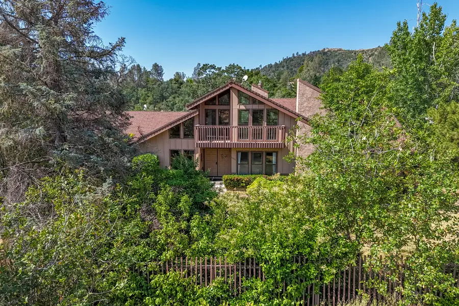 8846 Goldstone Lane, Redding, CA 96001 - Image #2