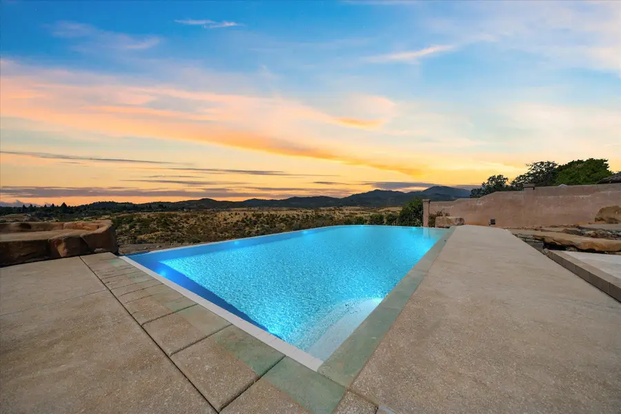 832 Santa Cruz Drive, Redding, CA 96003 - Image #2