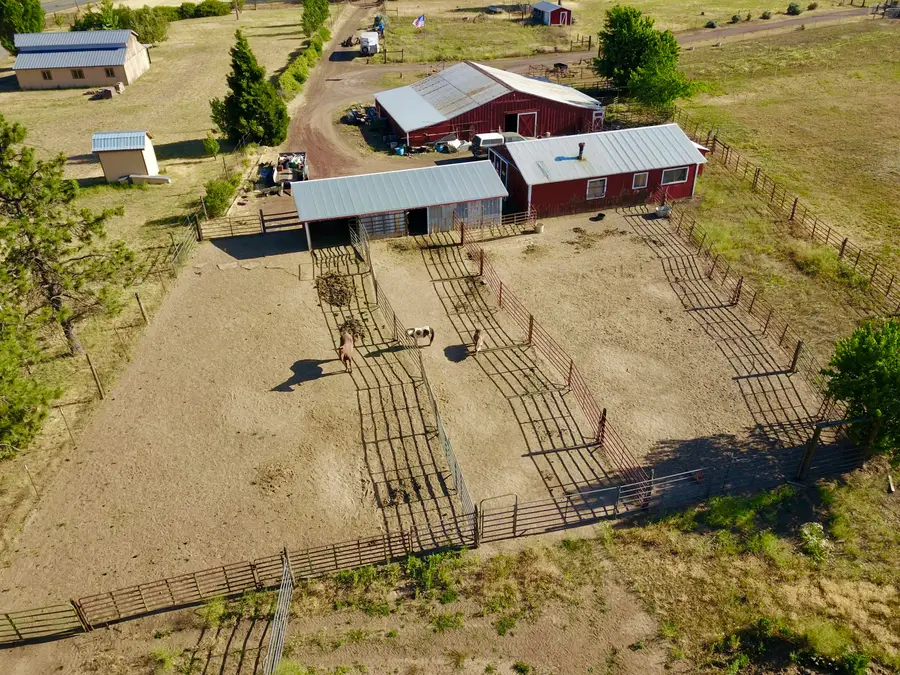 25965 Cir Bell Road, Fall River Mills, CA 96028 - Image #3