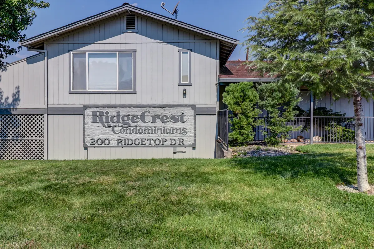 200 Ridgetop Drive #APT 4, Redding, CA 96003 - Image #1
