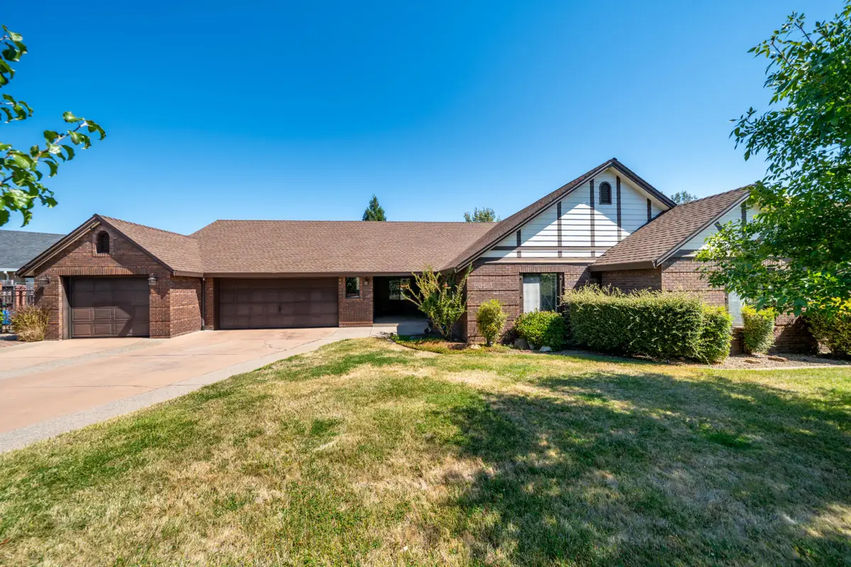 2860 Panorama Drive, Redding, CA 96003 - Image #1