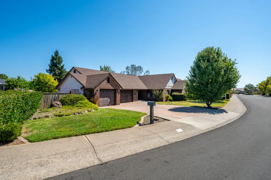 2860 Panorama Drive, Redding, CA 96003 - Image #2