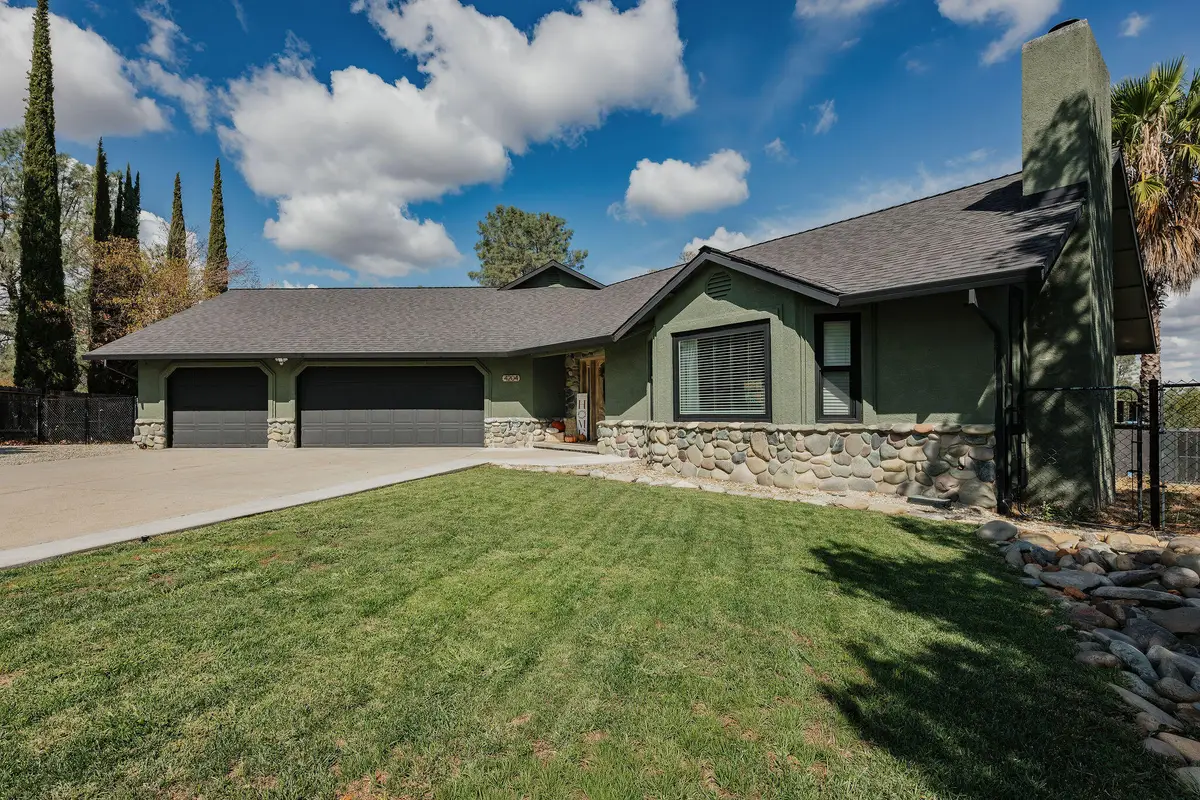 4204 Sudden Wind Court, Redding, CA 96001 - Image #1