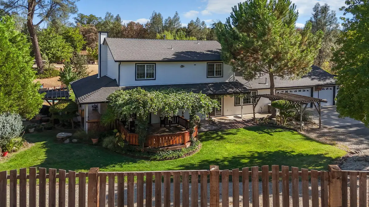 21080 Joanna Way, Redding, CA 96003 - Image #1