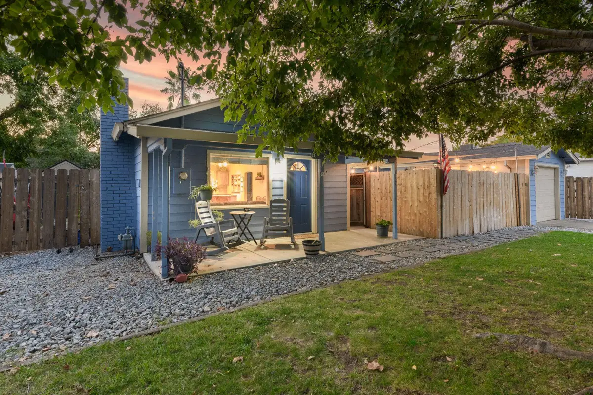 2124 Garden Avenue, Redding, CA 96001 - #1