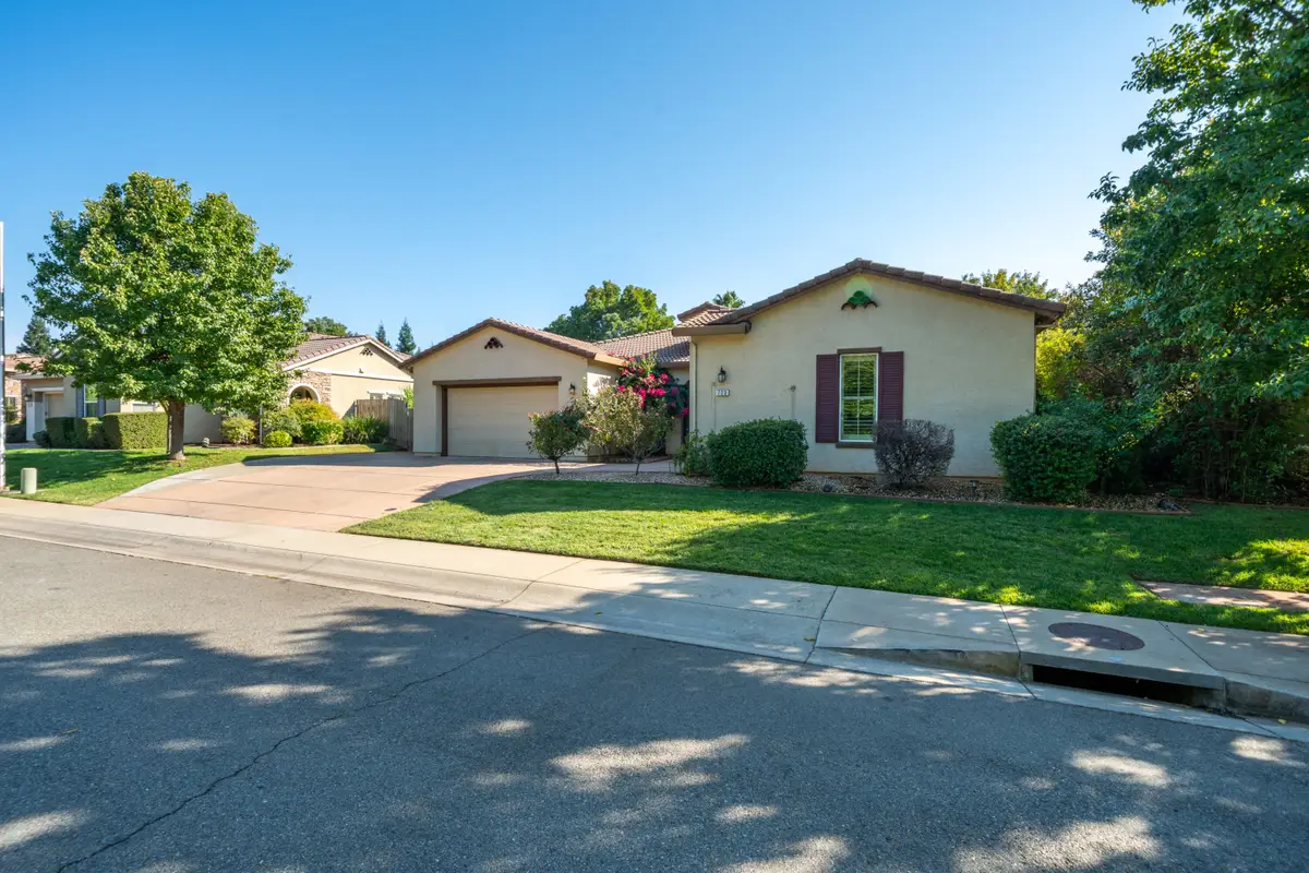 723 Woodacre Drive, Redding, CA 96002 - Image #1