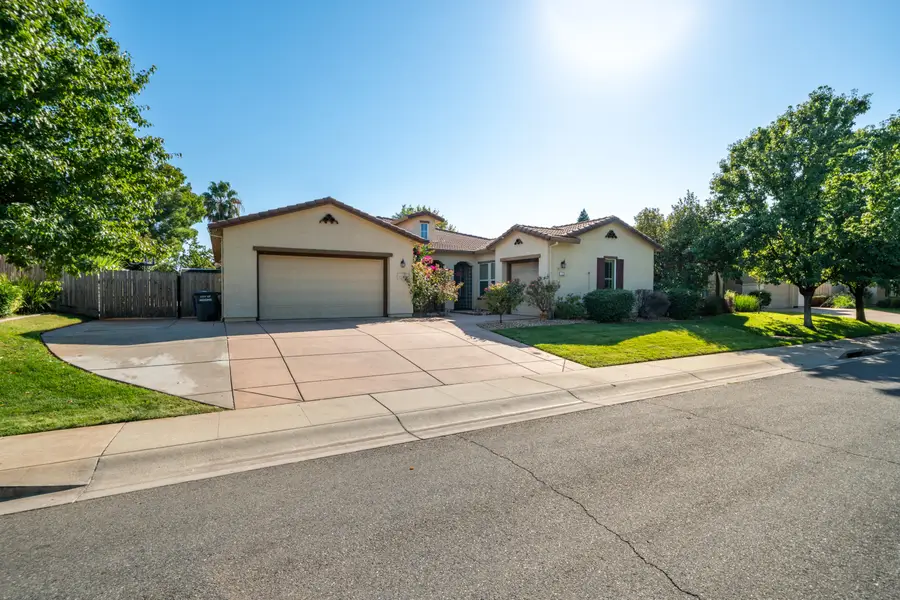 723 Woodacre Drive, Redding, CA 96002 - Image #3