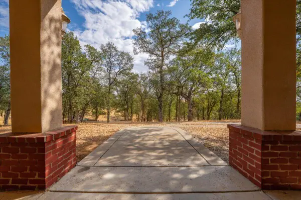 19600 Sunshine Drive, Red Bluff, CA 96080