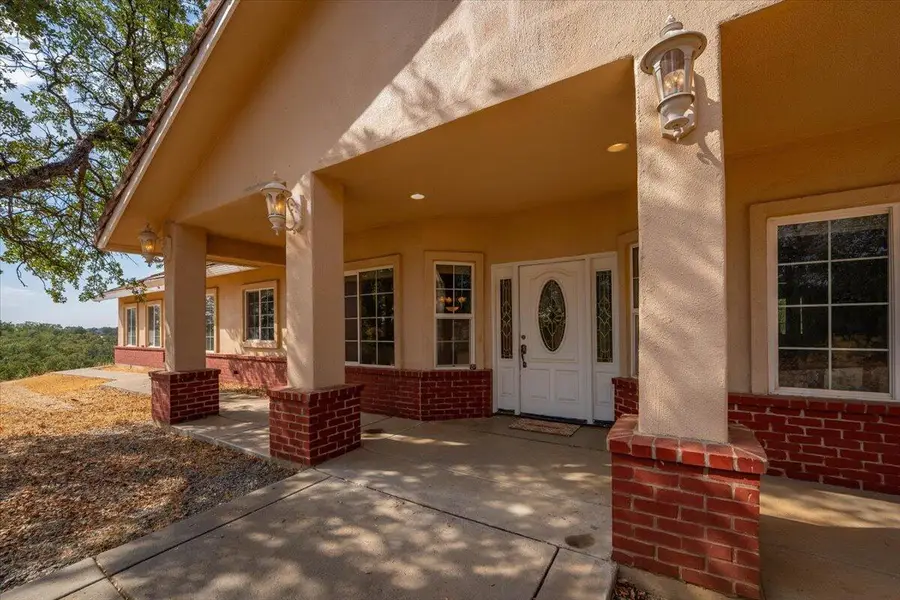 19600 Sunshine Drive, Red Bluff, CA 96080 - Image #2
