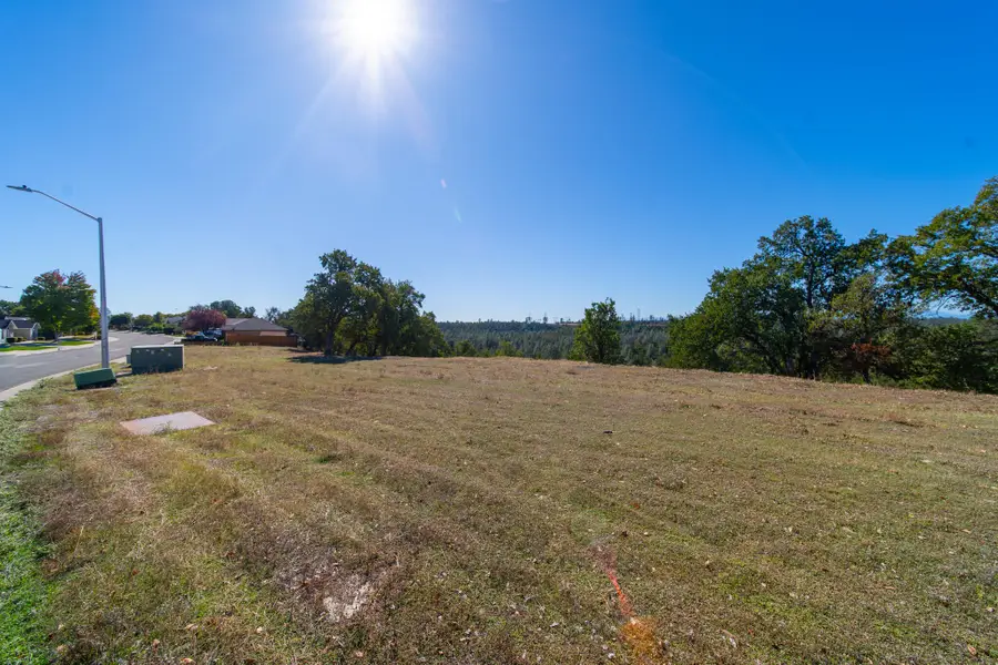 4235 Sunglow Drive, Redding, CA 96001 - Image #2