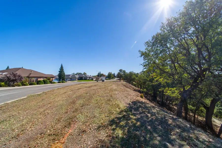 4235 Sunglow Drive, Redding, CA 96001 - Image #3