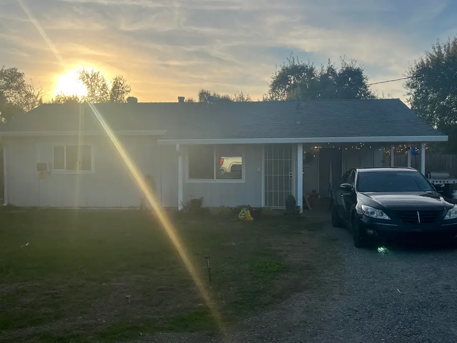 566 Roundup Avenue, Red Bluff, CA 96080 - Image #3