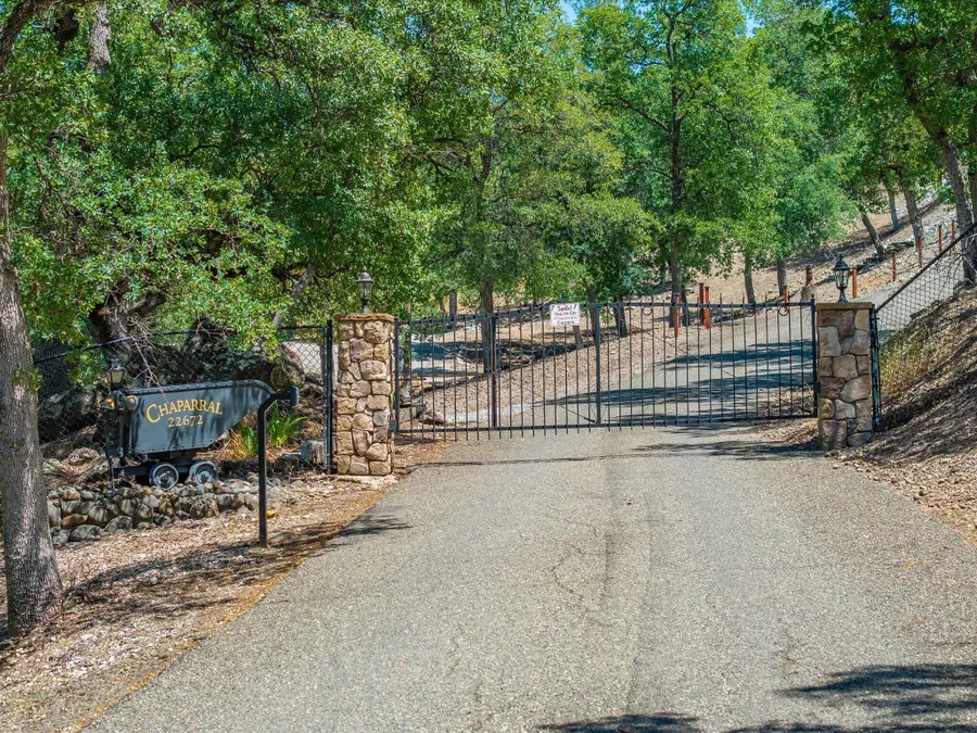 22672 Knollwood Drive, Palo Cedro, CA 96073 - Image #2
