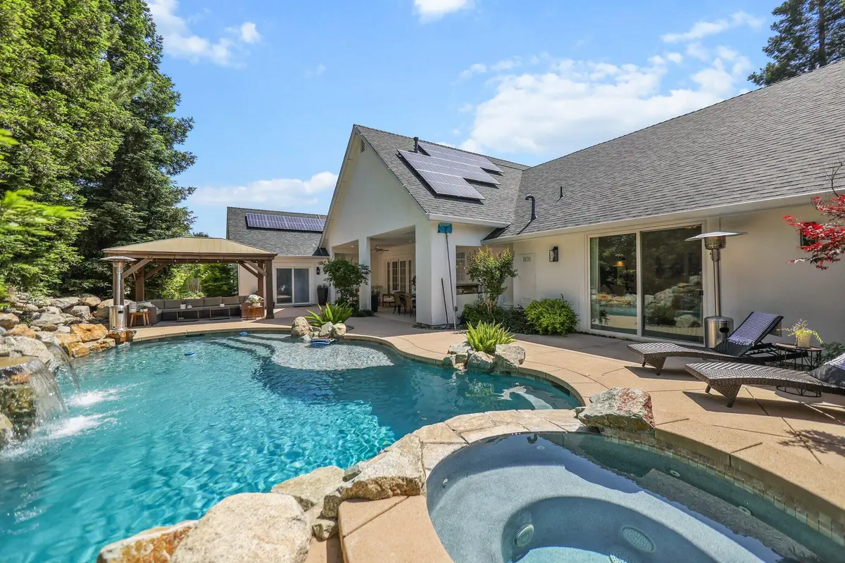 2154 Harvard Way, Redding, CA 96003 - Image #1