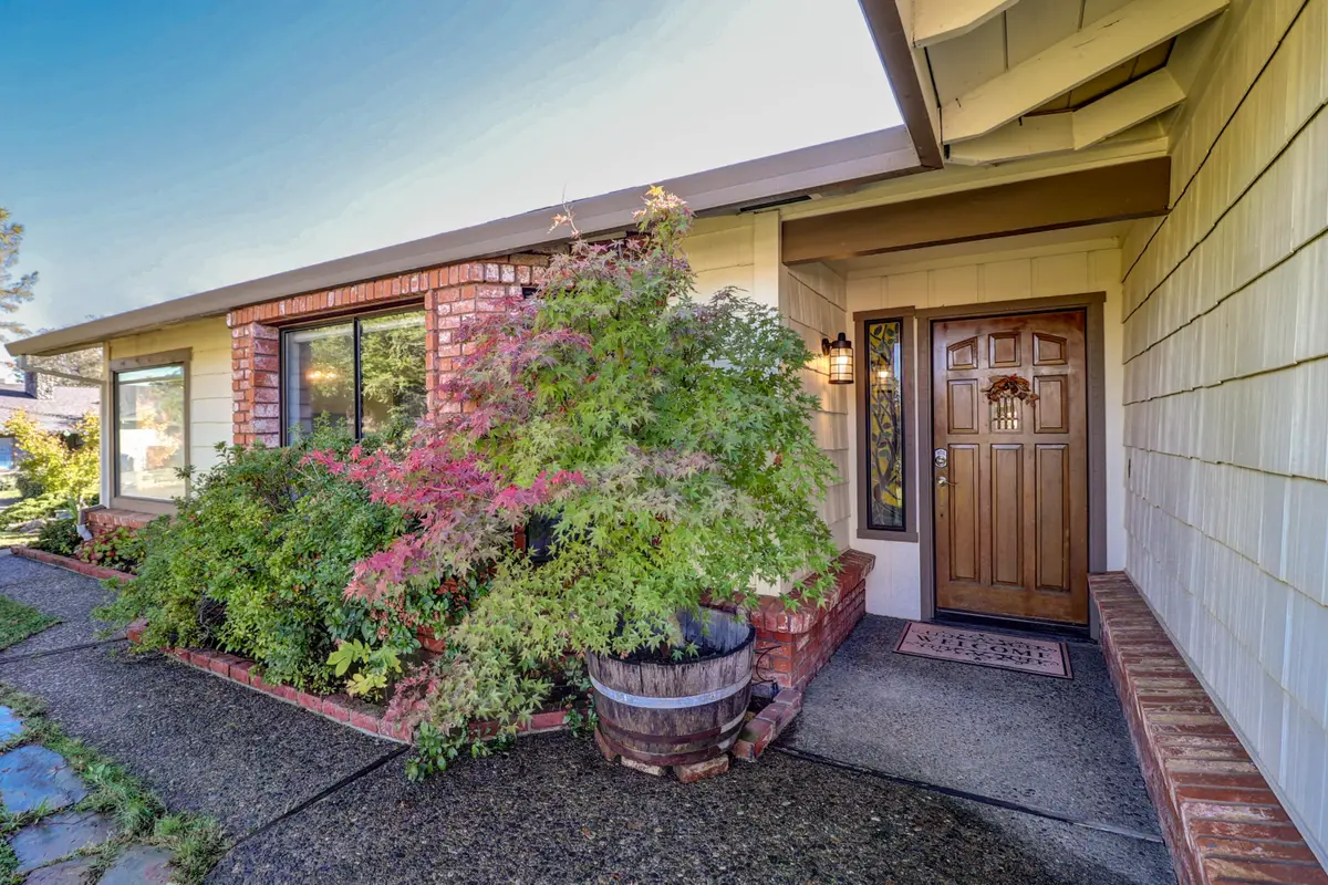 5589 Trish Court, Redding, CA 96003 - Image #1