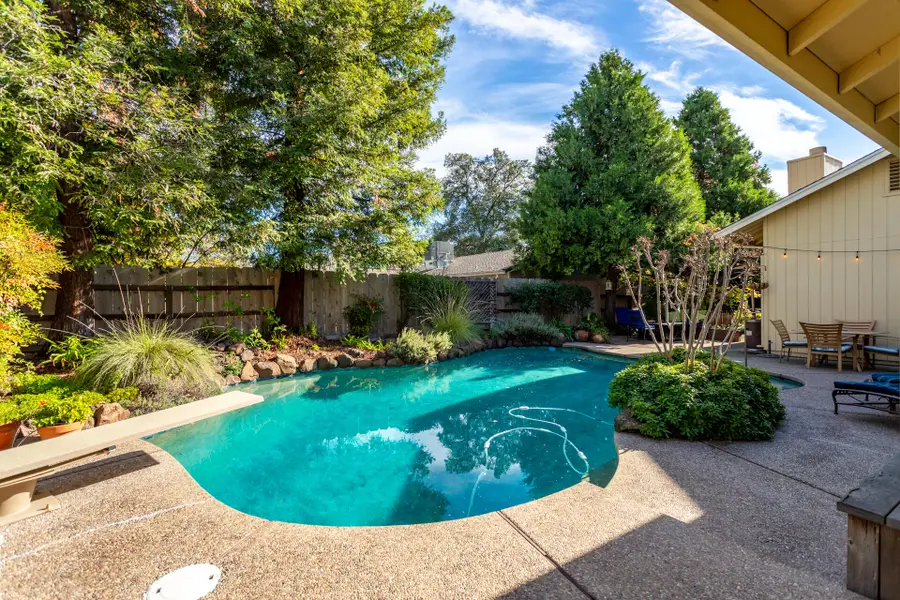 1187 Kirkwood Circle, Redding, CA 96003 - Image #2
