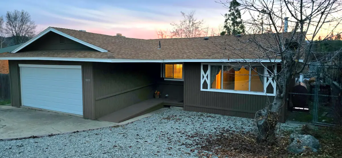 809 North Street, Yreka, CA 96097 - #1