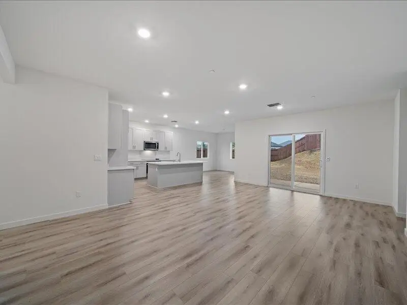 876 Wind Cove Place, Redding, CA 96001 - #3