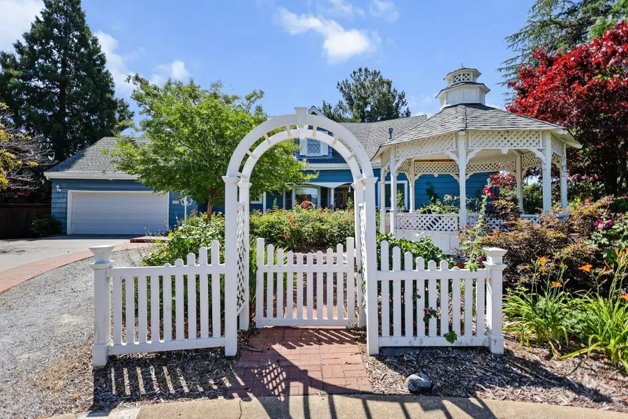 3330 Scenic Drive, Redding, CA 96001 - Image #3