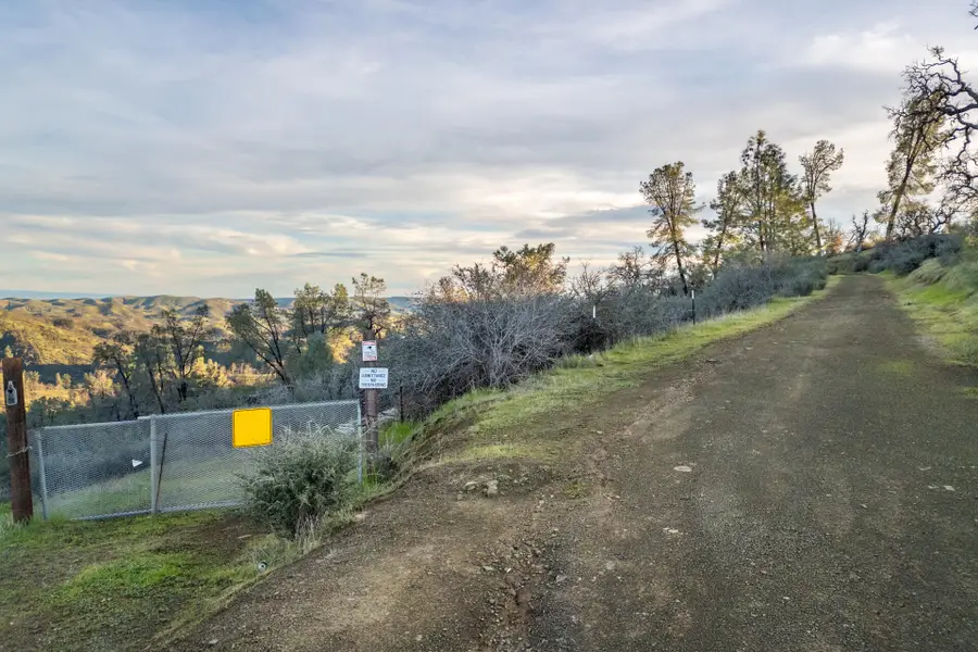 233 Tolowa Road, Igo, CA 96047 - Image #2