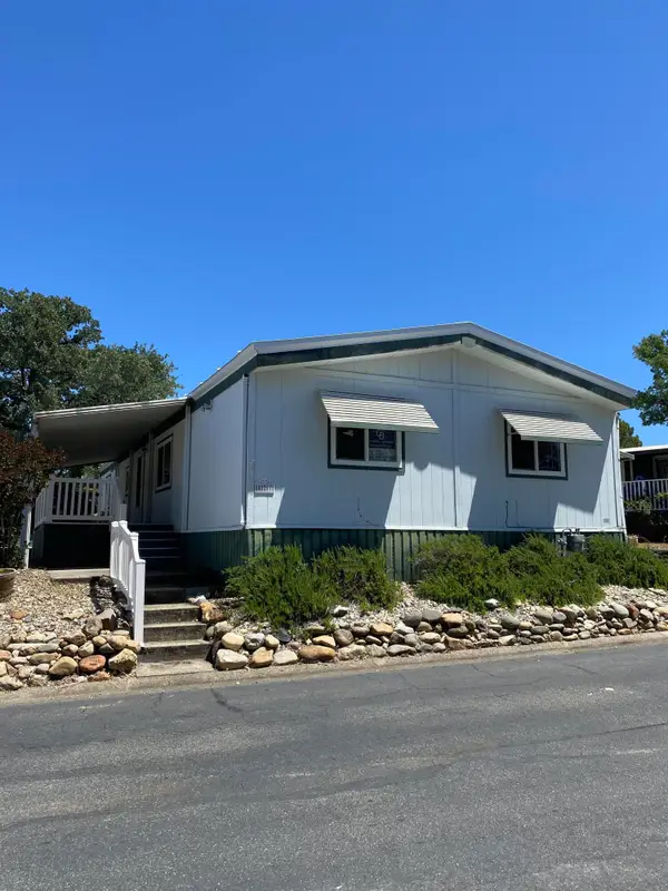 827 Shawnee Trail, Redding, CA 96003