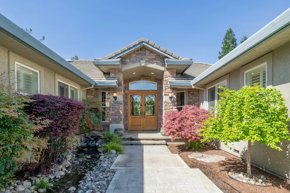 19565 San Vincente Drive, Redding, CA 96003 - Image #1