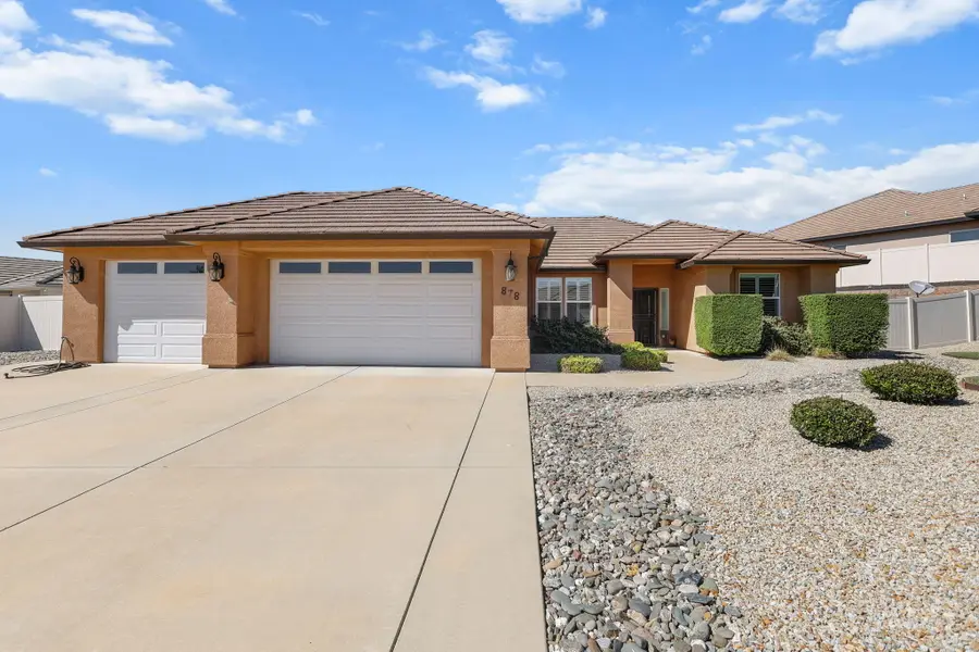 878 Coggins Street, Redding, CA 96003 - #2