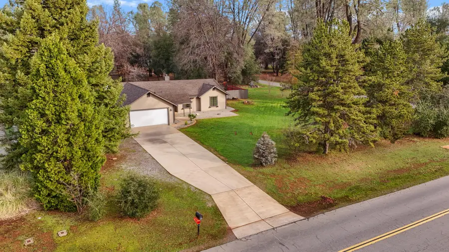 19760 Paso Robles Avenue, Redding, CA 96003 - Image #2