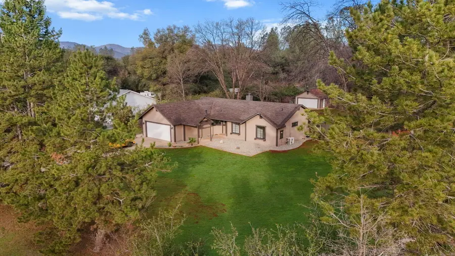 19760 Paso Robles Avenue, Redding, CA 96003 - Image #3
