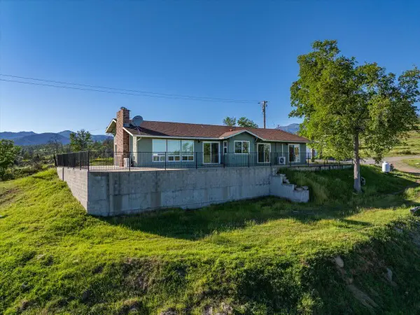 12064 Platina Road, Igo, CA 96047