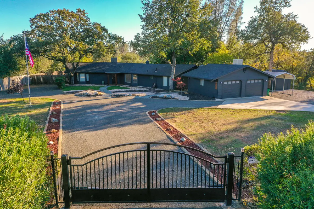 17063 Hawthorne Avenue, Anderson, CA 96007 - Image #1