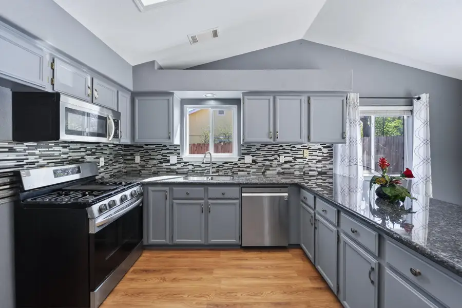 3360 Lawrence Road, Redding, CA 96002 - #3