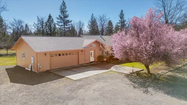 5600 S Kidder Loop Loop, Etna, CA 96027