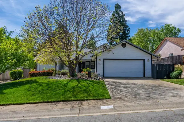 2752 Summerbreeze Place, Redding, CA 96001