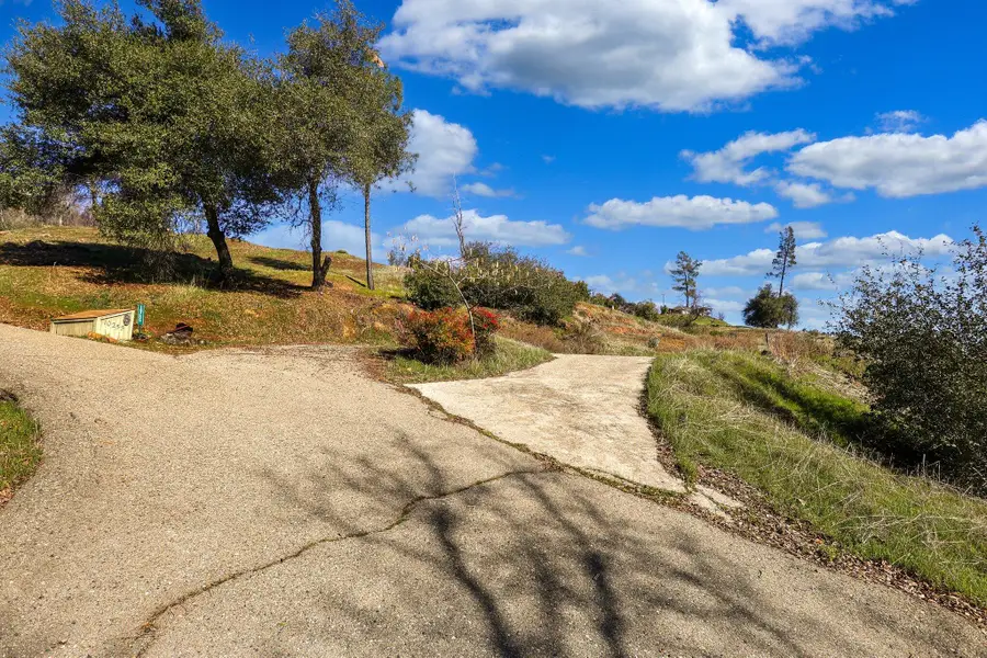 10249 Carrousel Drive, Redding, CA 96001 - #3