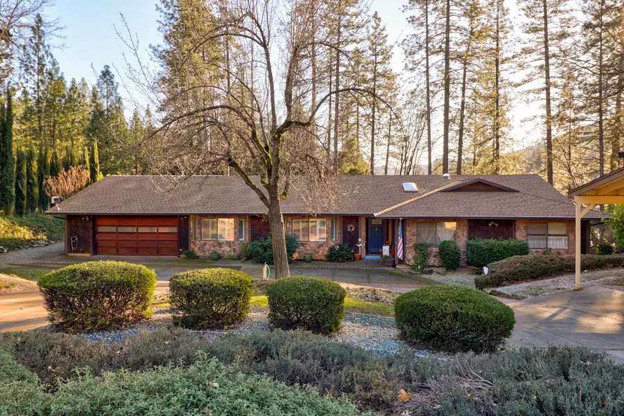 20216 Lakeview Drive, Lakehead, CA 96051 - Image #2