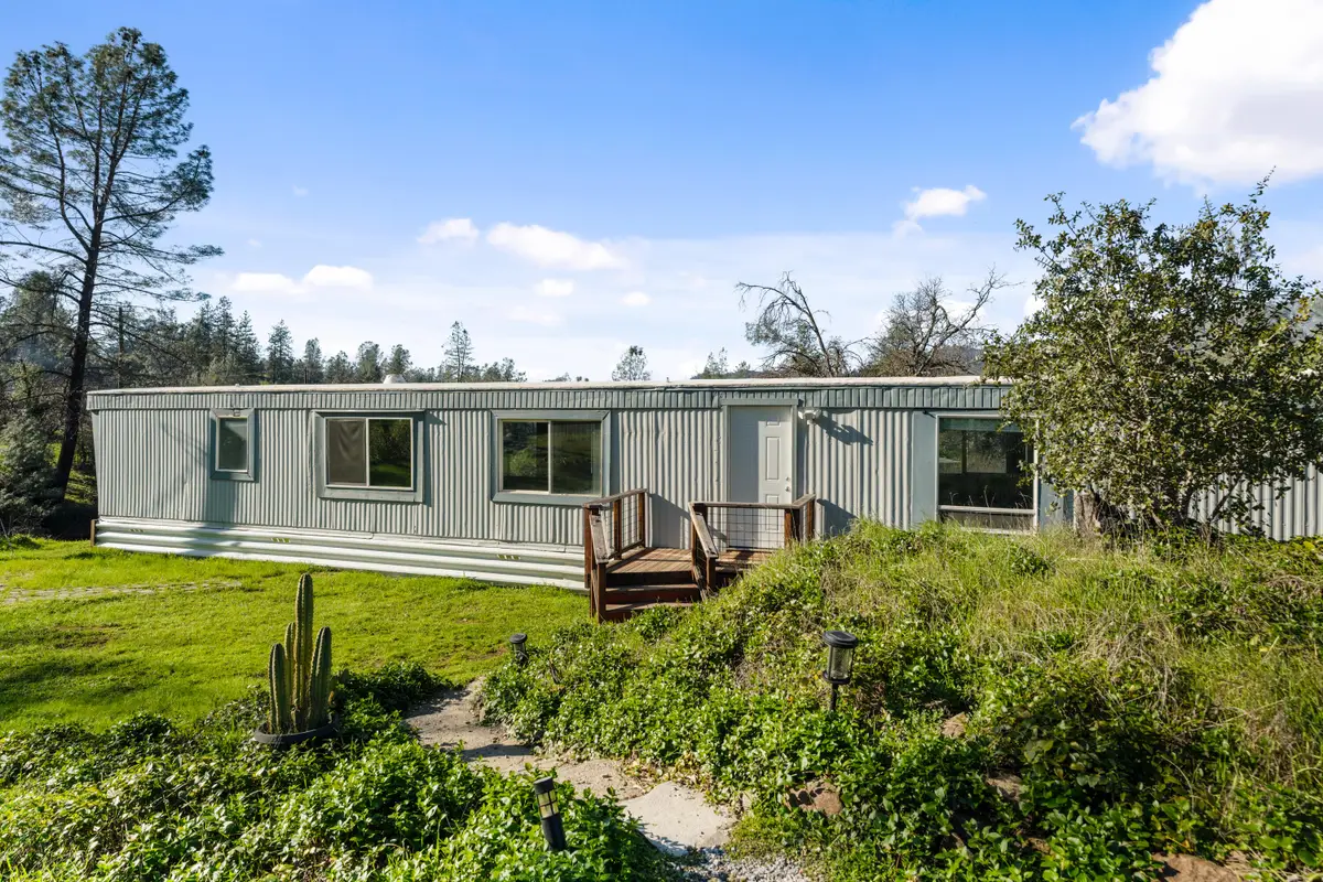 21484 Driftwood Trail, Redding, CA 96003 - Image #1