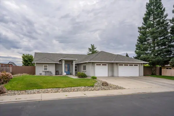 12890 Ivy Lane, Red Bluff, CA 96080