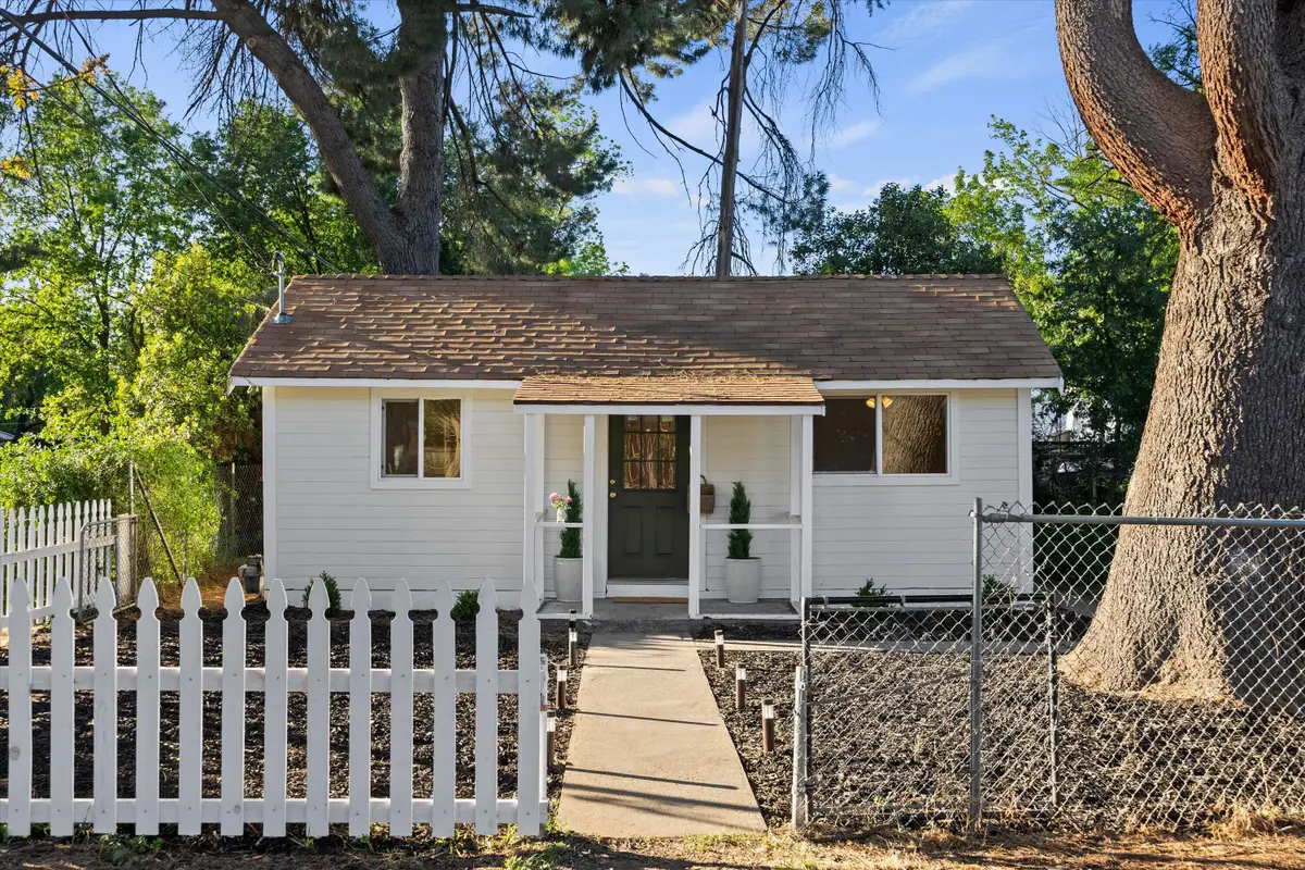 578 E 9th Avenue #1/2, Chico, CA 95926 - #1