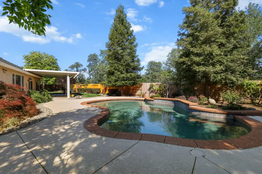 2588 Valencia Street, Redding, CA 96003 - #3