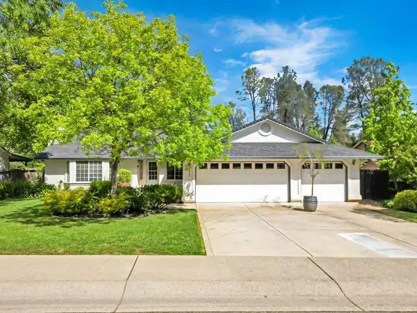 2252 Wicklow Street, Redding, CA 96001