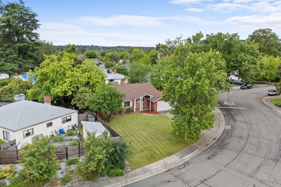 2202 Canal Drive, Redding, CA 96001 - #2